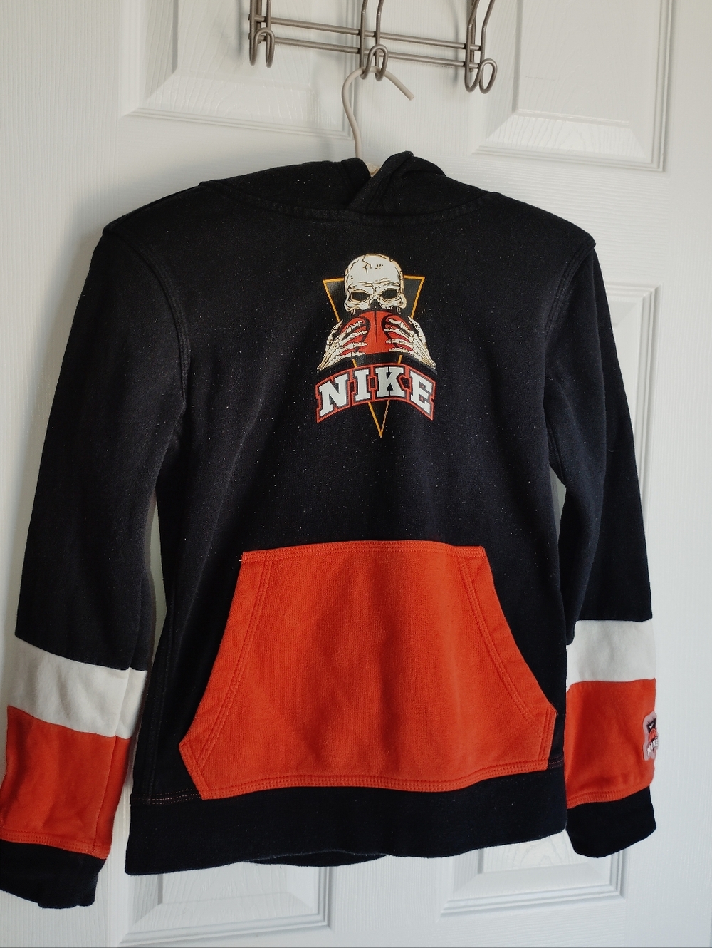 Nike Black & Orange Crewneck Hoodie with Skull Graphic Big Kids Size Medium EUC
